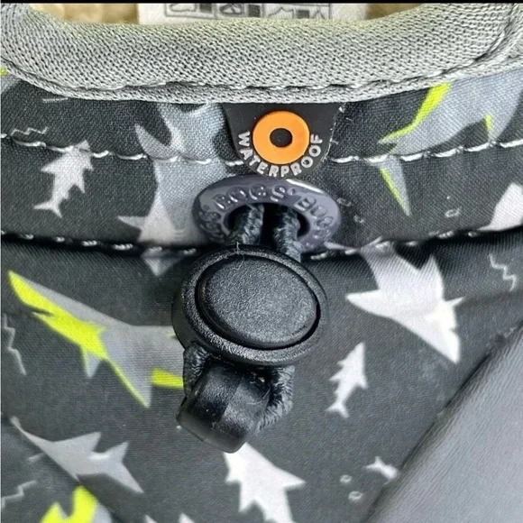 Bogs B-Smoc Kids Shark Print Waterproof Winter Boots- Toddler Size 5 - Picture 4 of 5